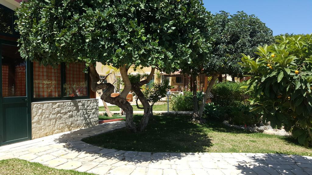 Alla Corte Di Nonna Maria Villa Поцало Екстериор снимка
